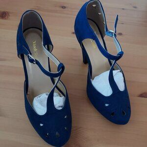 Blue Velvet High-Healed Vintage Style Shoes from Modcloth | Women's Size 10W